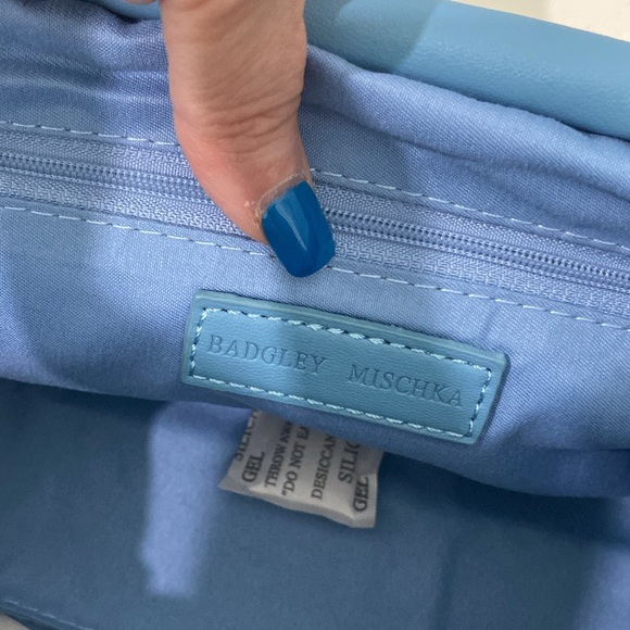 NWT Badgley Mischka Vegan Leather Wrapped Frame Clutch Removable Chain Strap - Picture 10 of 15